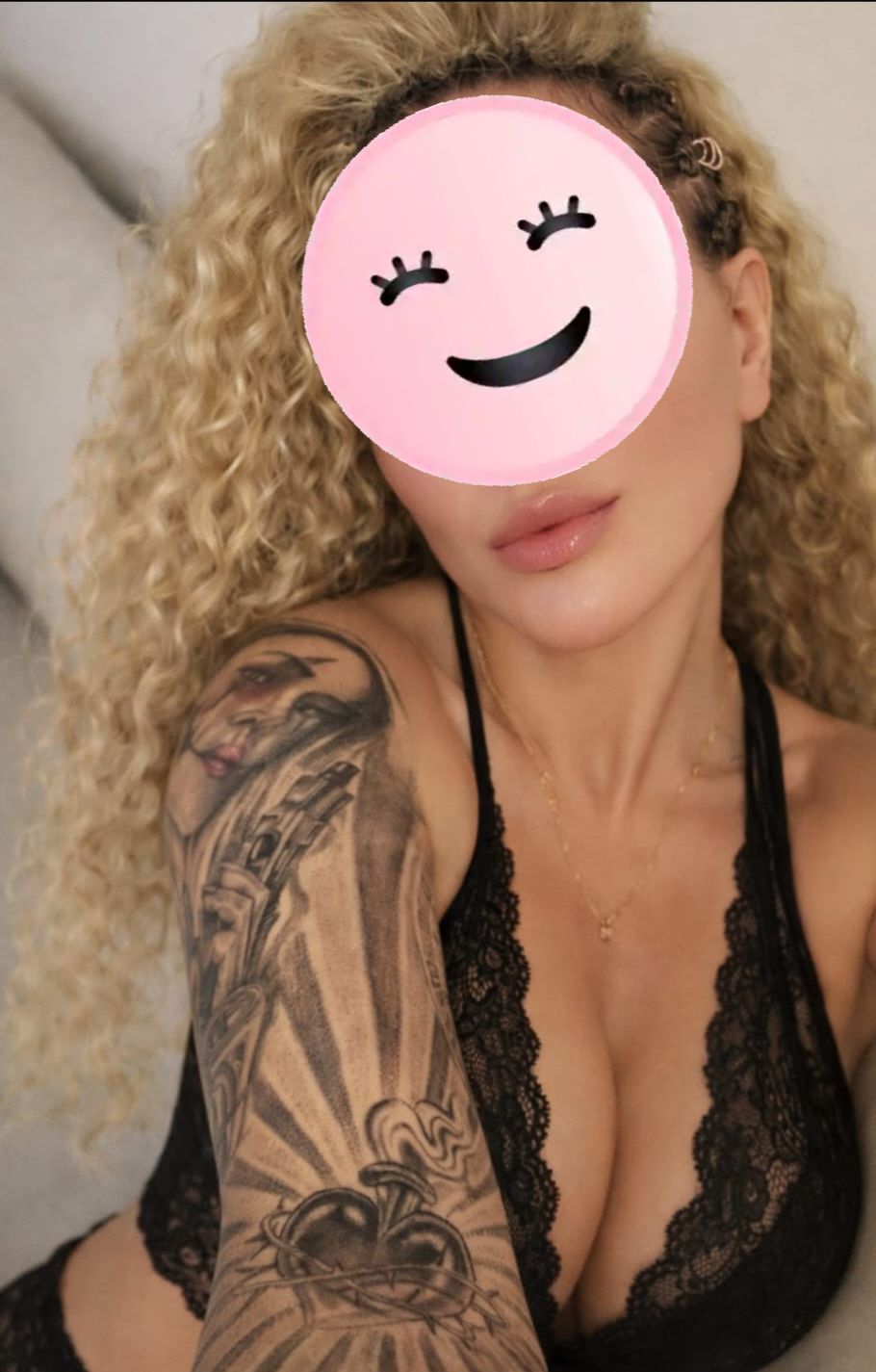 בהרצליה – מארחות הורסות