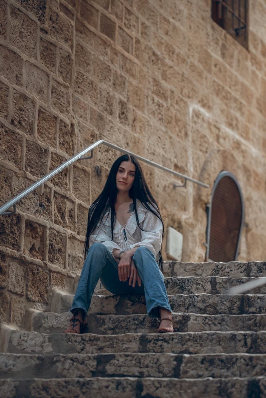 ליזה- מעסה חושנית בת 25 ברונטית – תל אביב