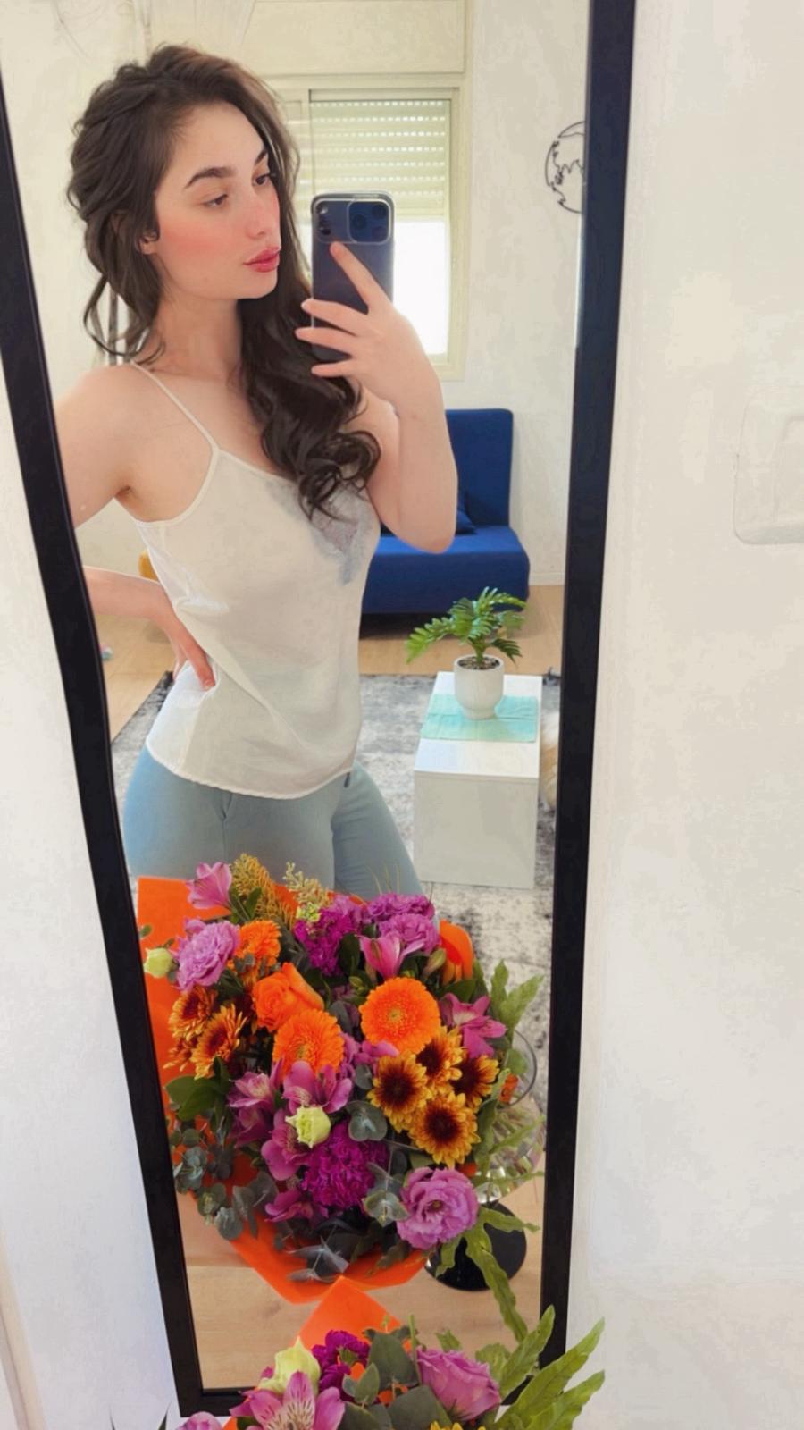 פרולה- תיירת מברזיל בת 20 -בנתניה